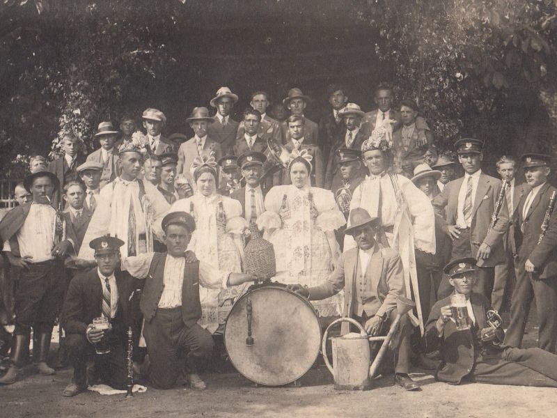 Hody v Lednici, 30. léta 20. století. Soukromý archiv J. Kučeříkové.